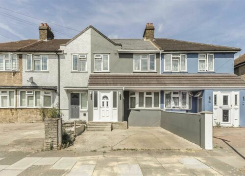Newly Refurbished 3 bed Semi-Detached House for sale in Charlton!