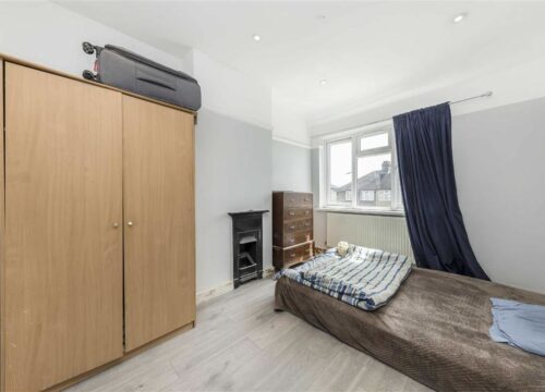 Newly Refurbished 3 bed Semi-Detached House for sale in Charlton!